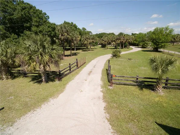 4555 Skates Cir, Fort Myers, FL 33905