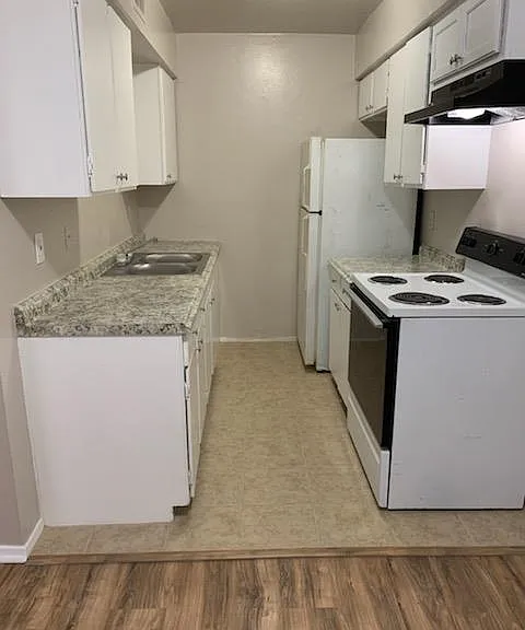 2704 Poplar Cir #A — Photo 3