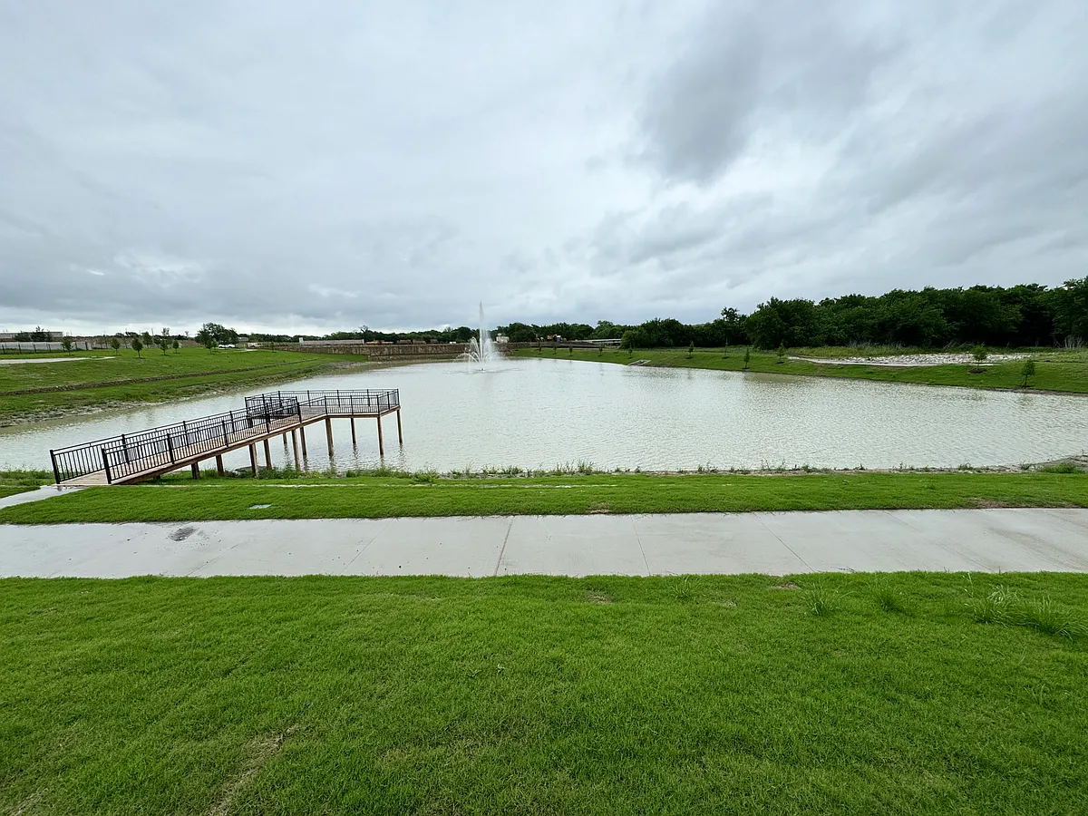 Building Photo - 1156 Del Rio Dr