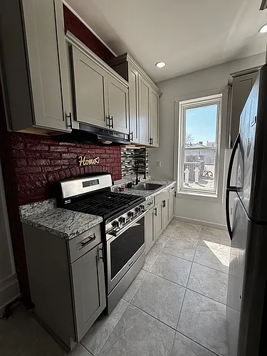 48 Market St #2 Photo 1