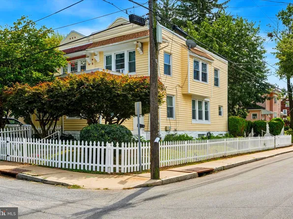 124 Arnold Rd, Ardmore, PA 19003