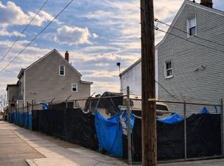 74 Oak St, Paterson City, NJ 07501