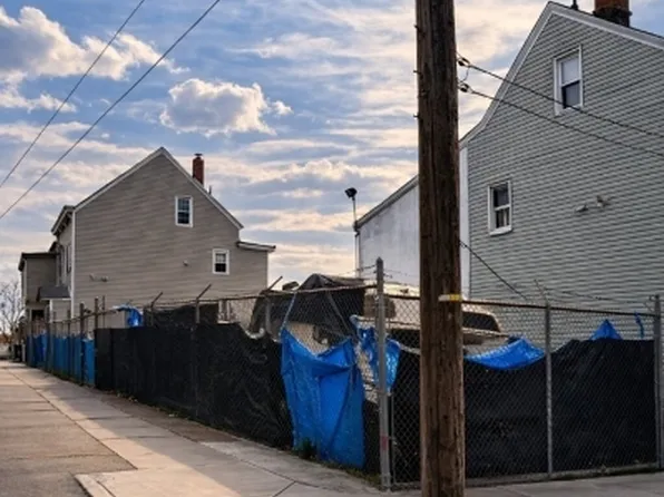 74 Oak St, Paterson City, NJ 07501