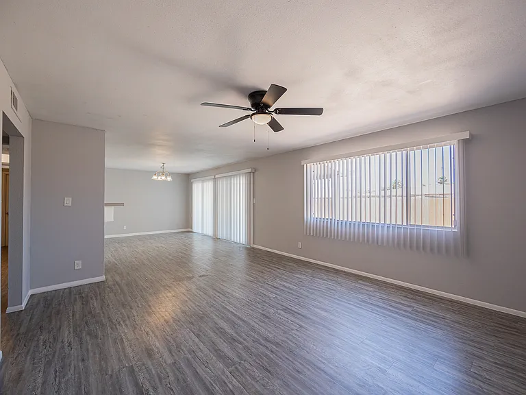 4704 S La Rosa Dr — Photo 7
