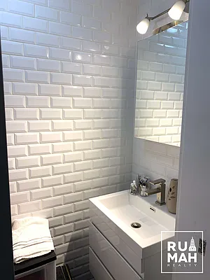 Rented by Rumah Realty Inc | media 28