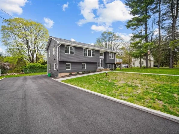 10 Sandhage Dr, Pearl River, NY 10965