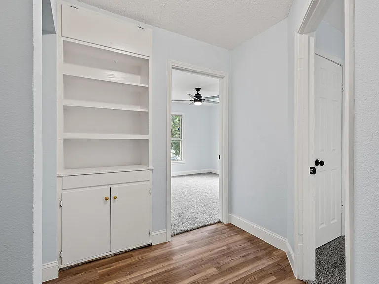 1417 S Lamar Ave — Photo 15