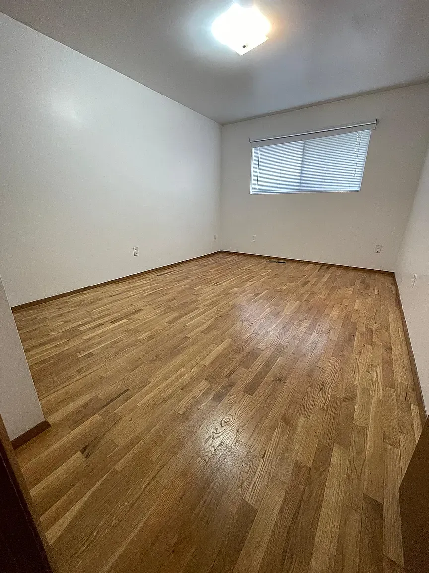 3 bed, 1270 sqft, $3,300 — Photo 4