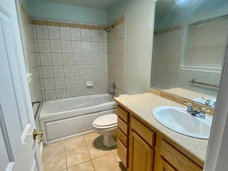 824 Kingdom Dr — Photo 13
