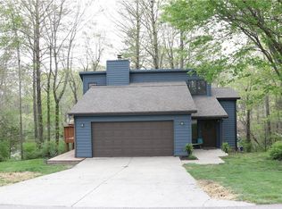 9101 W Evergreen Dr, Columbus, IN 47201