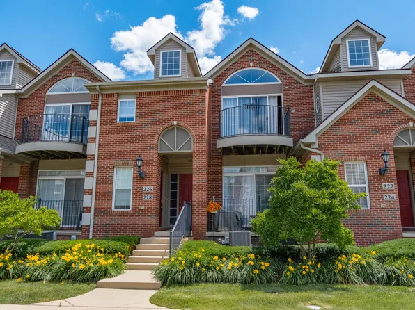 228 W Oakbrook Dr, Ann Arbor, MI 48103
