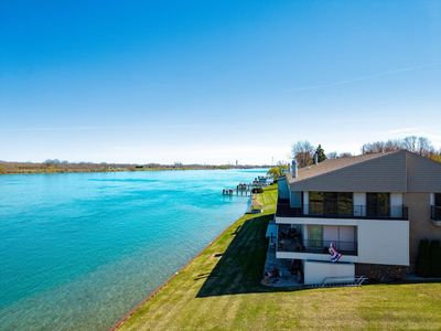 3997 River Rd APT 2, East China, MI, 48054