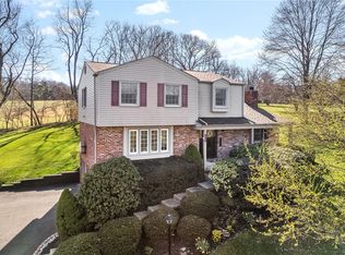 1225 Lake Vue Dr, Butler, PA