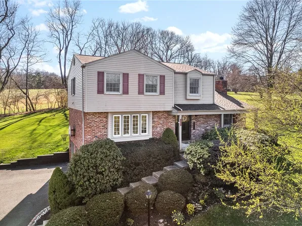 1225 Lake Vue Dr, Butler, PA 16002