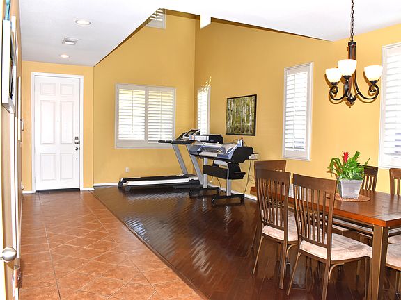 4th image of 2131 Larkspur Ct