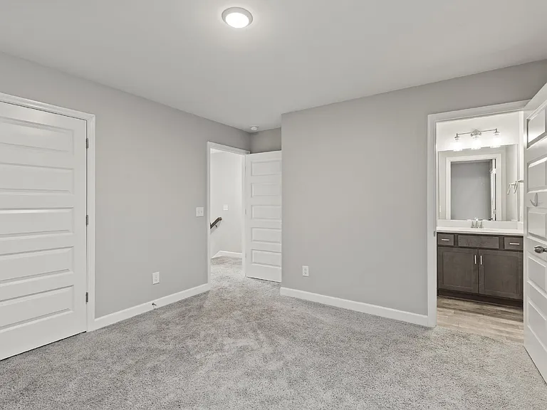 242 Mansfield Dr — Photo 26