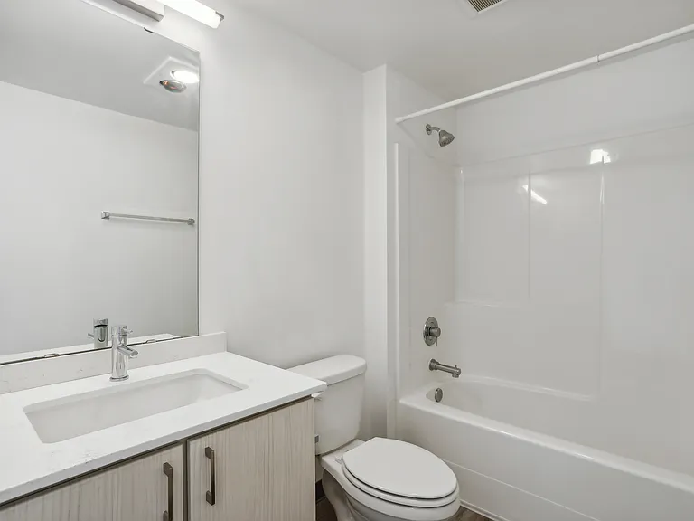 Fifty-Two Apartments — Photo 12