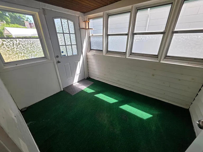 15 Carroll St — Photo 16