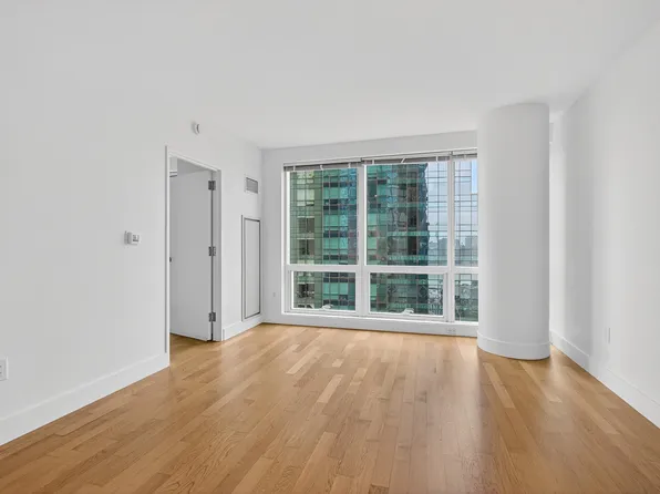 77 Hudson Street image 4 of 28