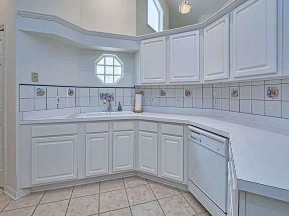 4th image of 8017 Saint Andrews Way