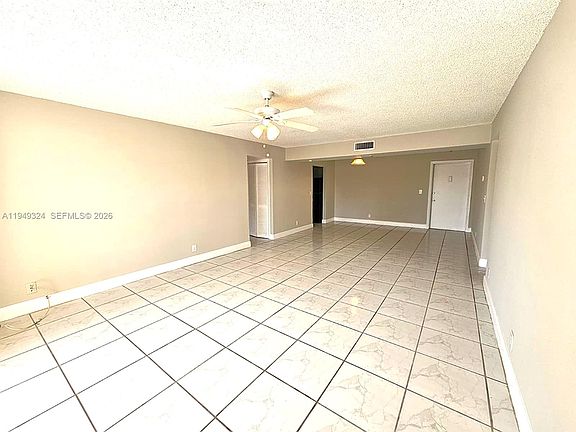 4th image of 642 NW 13th St #310