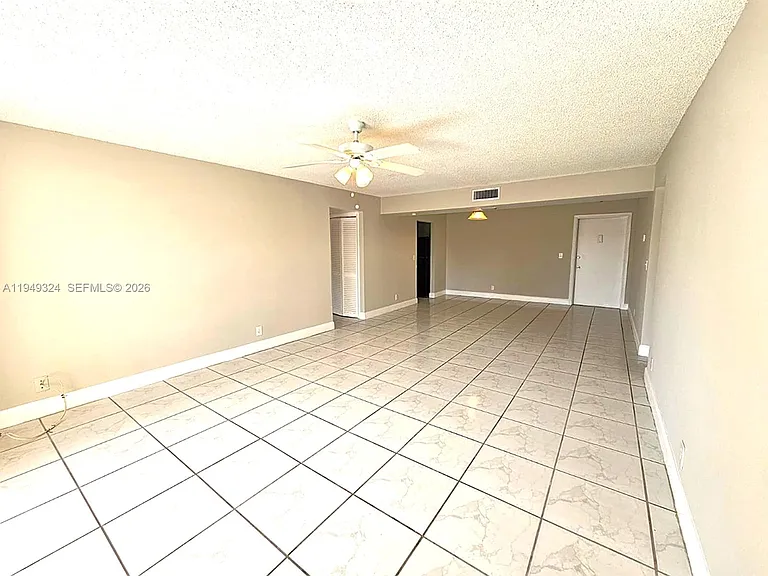 642 NW 13th St #310 — Photo 4