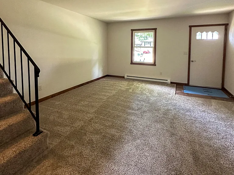 1714 Viking Ave — Photo 4