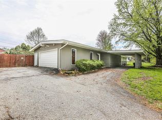 417 Glyn Cagny Rd, Ballwin, MO 63021