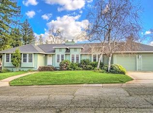 541 River Oaks Dr, Redding, CA 96001