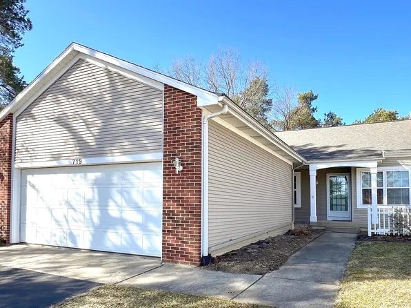 719 Strawberry Valley Ave NW, Comstock Park, MI 49321