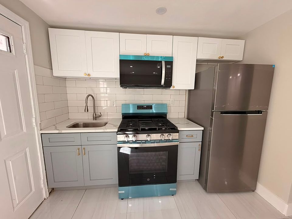 1st image of 64 Chamberlain St #11B