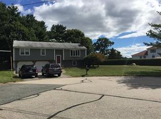 176 King Philip Rd, Seekonk, MA 02771
