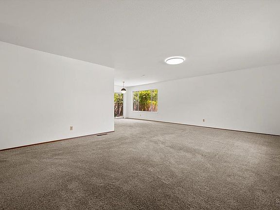 3rd image of 513 Myrtle Avenue
