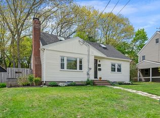 11 East St, Beverly, MA 01915