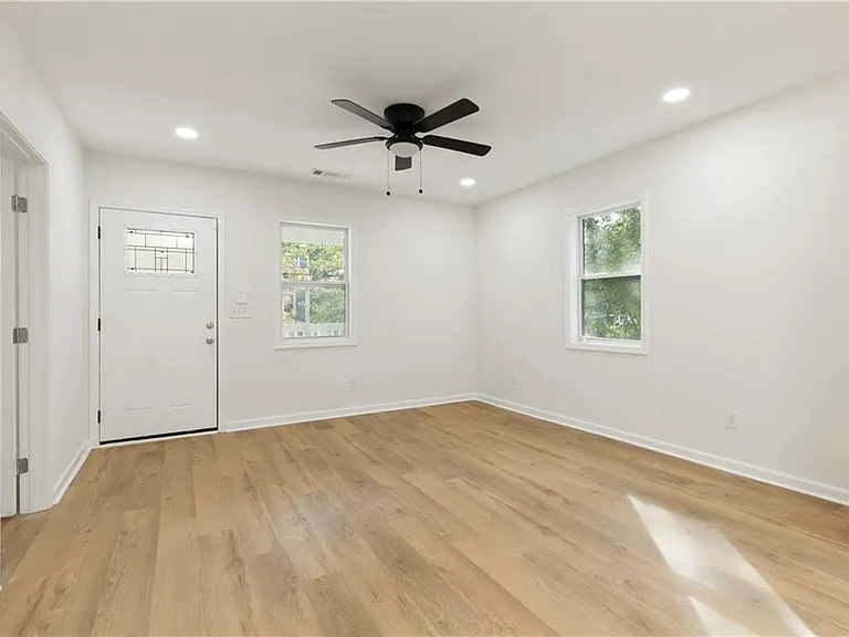 1015 Sims St SW — Photo 12