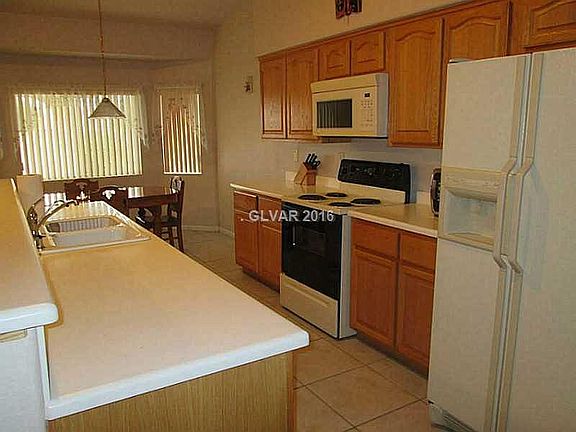 3rd image of 5723 Royal Springs Ave
