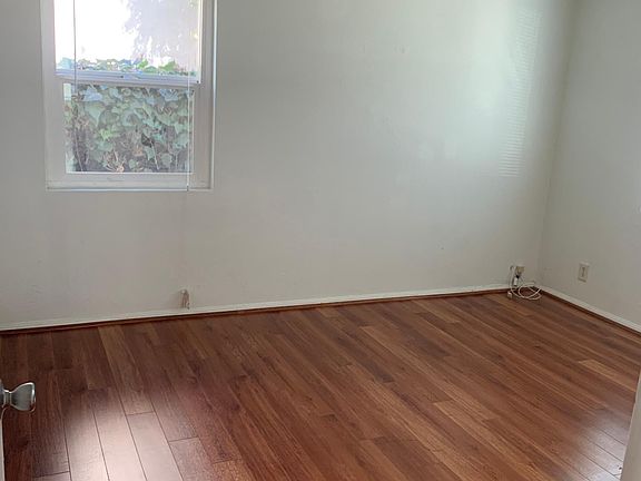 5th image of 4541 Fulton Ave #1
