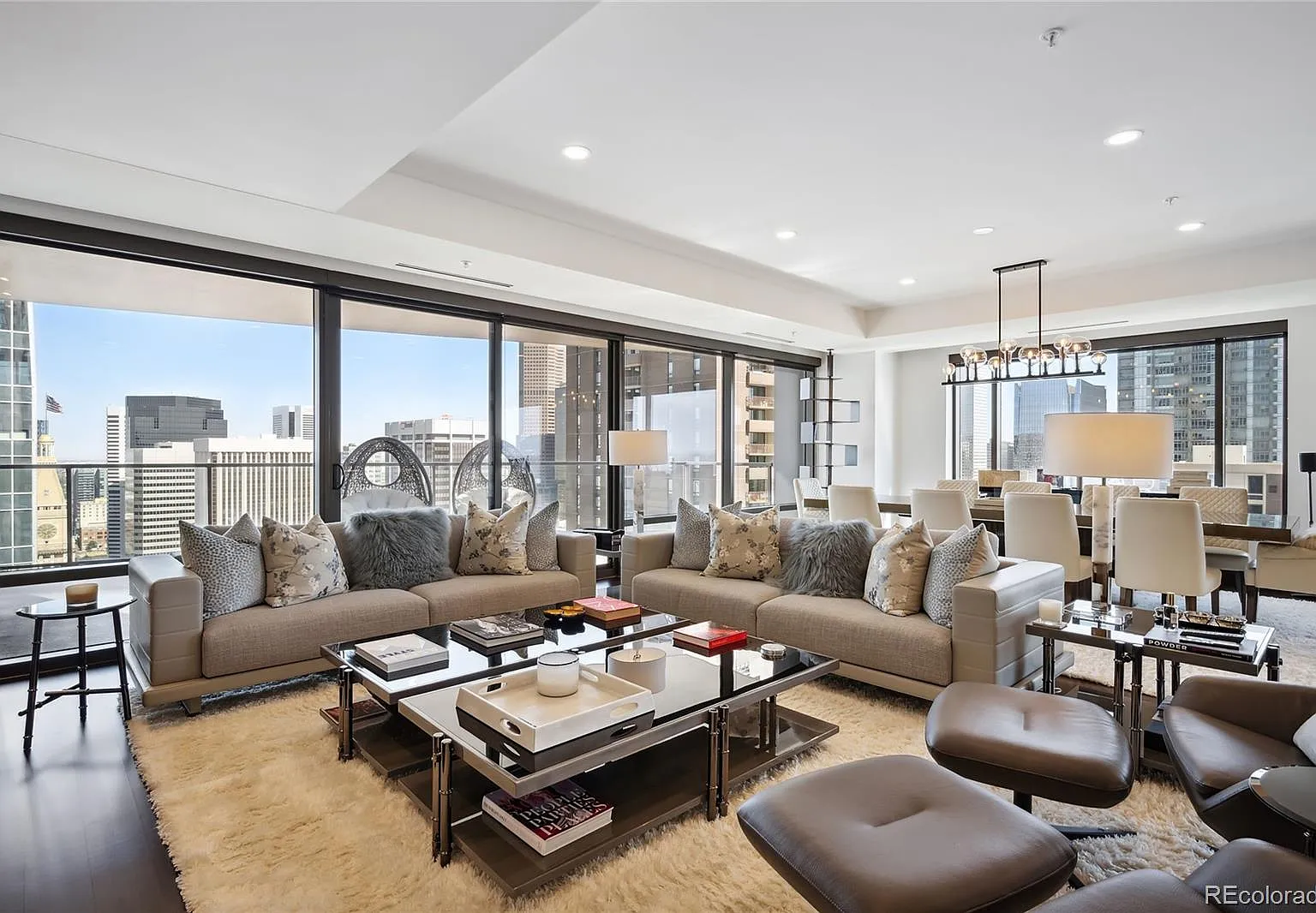 Four Seasons Residences — Photo 1