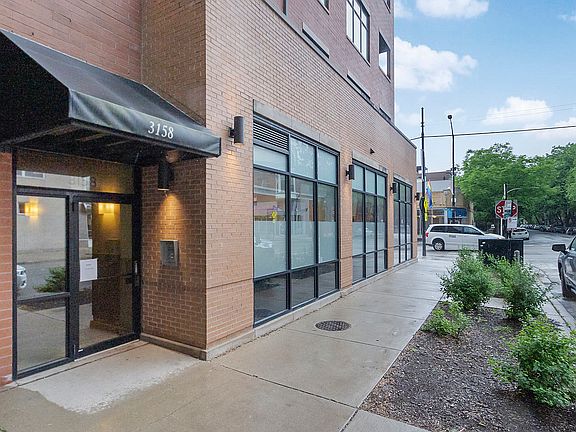2nd image of 3158 N Seminary Ave APT 4C