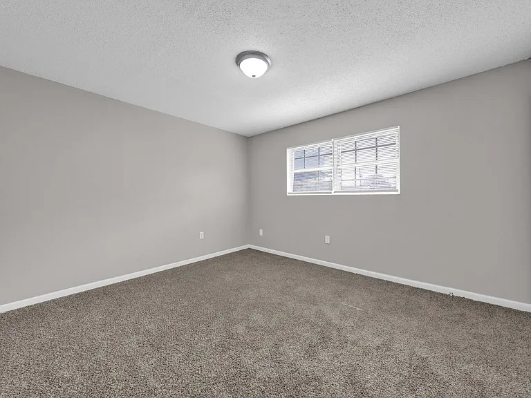 695 Miles Dr — Photo 12