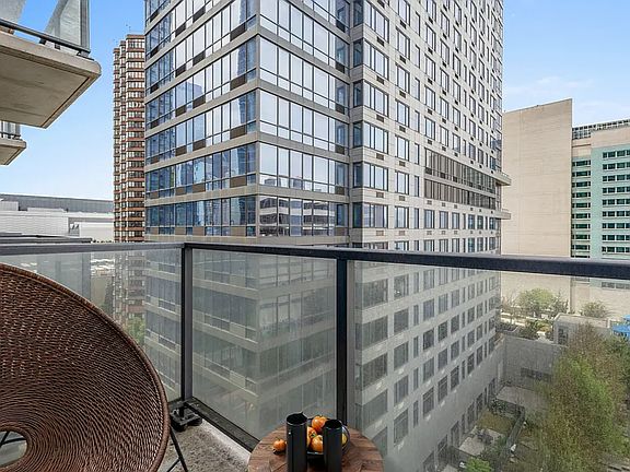 4th image of 605 W 42nd St APT 14C
