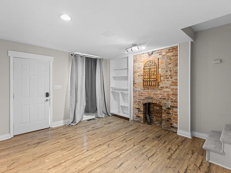 1369 City Park Ave — Photo 5