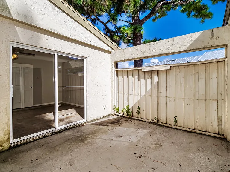 225 Bayhead Dr — Photo 15