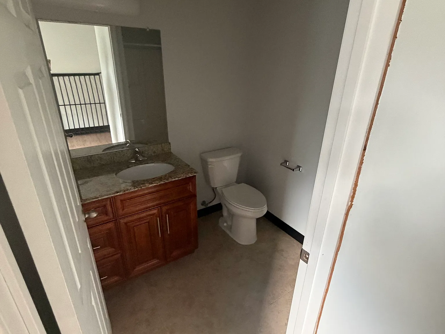 3 bed, 800 sqft, $1,200 — Photo 4