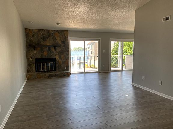 Spacious living room