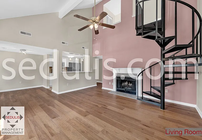 903 Peacock Pl #1 — Photo 4