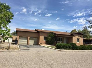 1825 Wildwood Ln SW, Albuquerque, NM 87105
