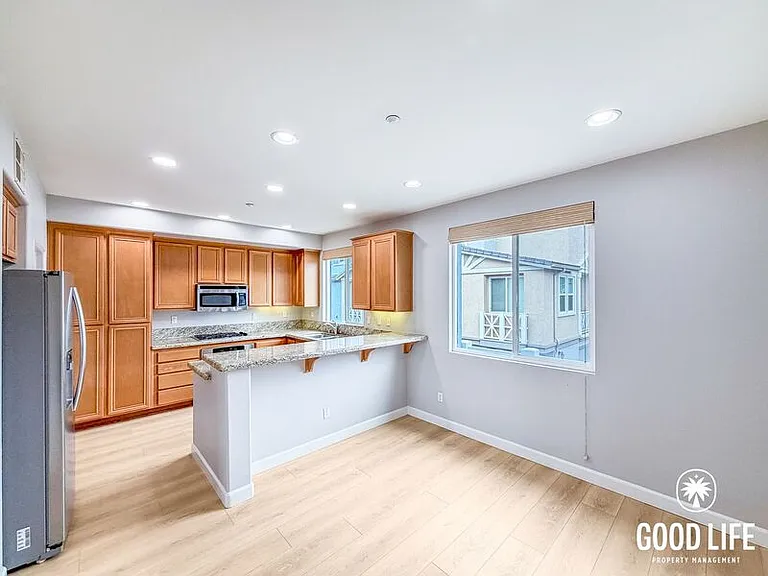 3017 Pacific Palm Way — Photo 3
