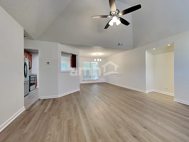 89 Stonewall Dr — Photo 5