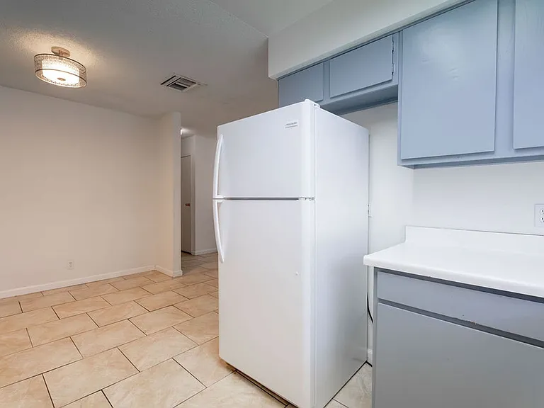 1722 E University Ave #7 — Photo 12